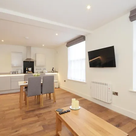 Dennington Luxury