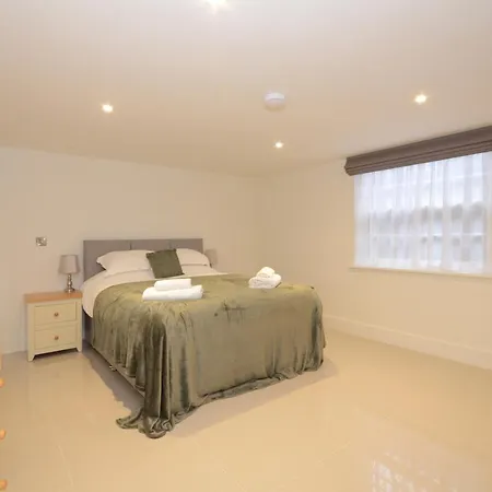 Dennington Luxury *